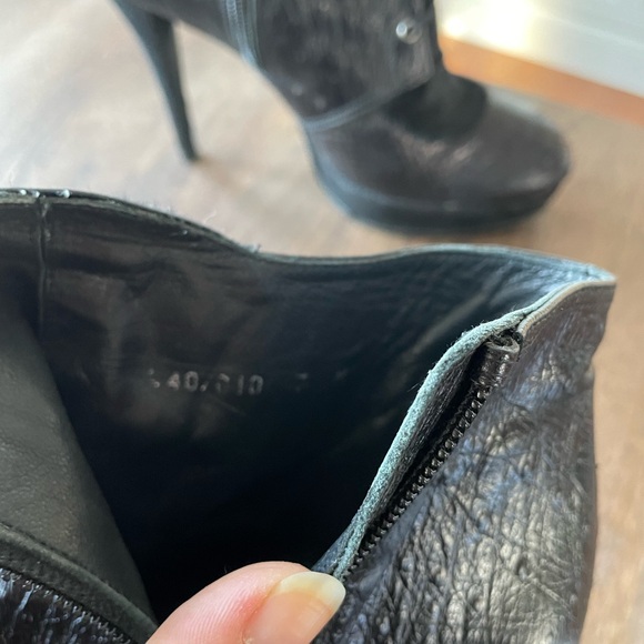 Stuart Weitzman 4.5” Platform Leather Calf Hair Booties Boots Pumps 7 - Picture 4 of 7